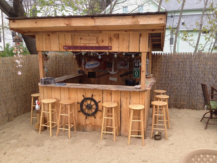 Beach bar mit sand im wohnzimmer