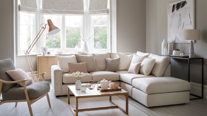 Beige wohnzimmer decke